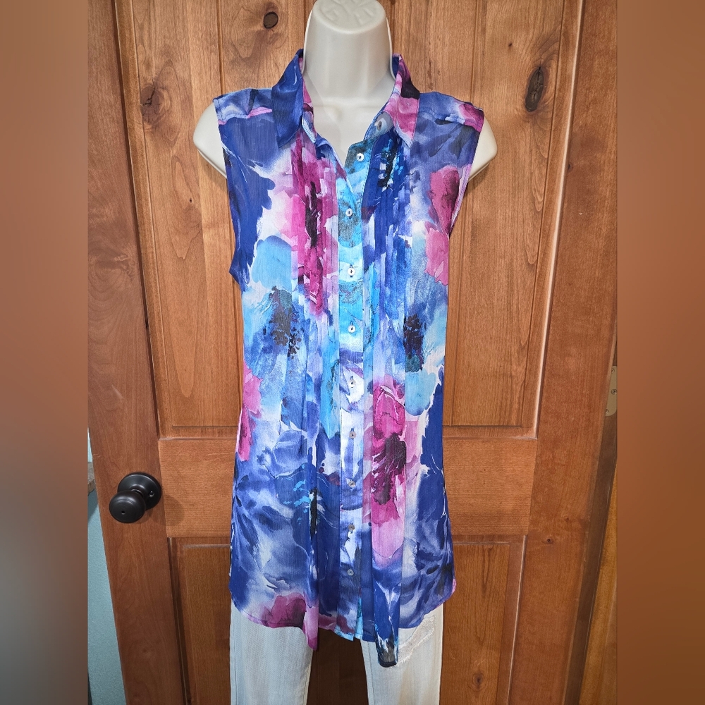 Fever Sleeveless Watercolor Floral Blouse in‎ Blue and Pink